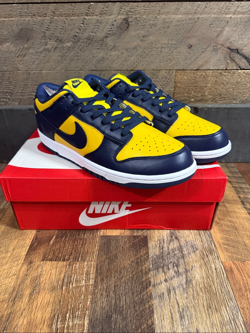 Nike Dunk Low Retro Michigan Maize Midnight Navy Men's Size 11 NIB Extra Laces